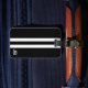 Etiqueta de bagagem monográfica preta com tiras br (Front Insitu 4)