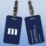 Etiqueta De Bagagem Monograma Moderno Marinho Inicial Azul<br><div class="desc">Design inicial do monograma minimalista de tipografia minúscula moderna que pode ser mudado para personalizar,  juntamente com os detalhes no sentido inverso. Branco sobre fundo azul marinho.</div>