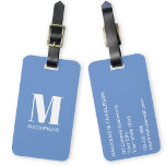 Etiqueta De Bagagem Monograma Nome inicial Céu simples Azul<br><div class="desc">Um monograma minimalista de tipografia moderna,  design em branco,  em azul-céu,  que pode ser alterado para personalizar.</div>