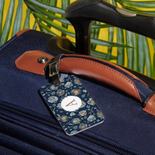 Etiqueta De Bagagem Monograma Poppies Padrão Floral (Monogram Poppies Floral Pattern Luggage Tag from Studio Posies.)