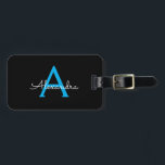 Etiqueta De Bagagem Nome do Monograma Girly de Script Preto Azul<br><div class="desc">Monograma Negro e Azul Adicione seu próprio nome Saco de Bagagem Script A etiqueta de sacola faz o doce doce presente de 16 anos,  casamento,  chá de panela,  chá de fraldas ou festa de solteira para alguém decorando seu quarto em estilo.</div>