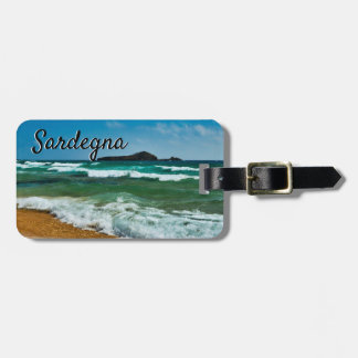 Etiqueta De Bagagem Ouro e praia Chia, Sardenha Itália, mar bruto
