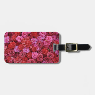 Etiqueta De Bagagem Padrão floral de rosas rosa e vermelhas