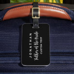 Etiqueta De Bagagem Pai da Noiva Casamento Personalizado Monograma Mod<br><div class="desc">O Pai ou a noiva adorarão esta mala de casamento personalizada com uma letra moderna. Adicione seu nome ou monograma e outra linha de texto (data, local do casamento, etc.) Altere facilmente a cor de fundo para corresponder às cores do seu casamento - basta clicar em "personalizá-la" e escolher a...</div>