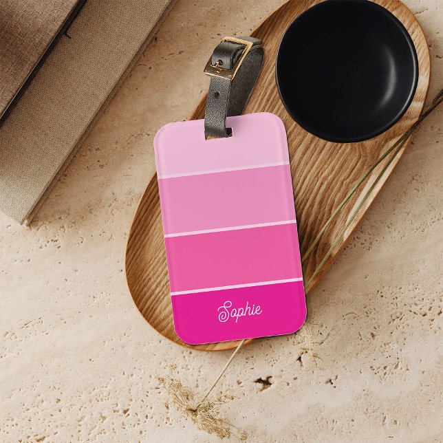 Etiqueta De Bagagem Rosa quente vibrante | Rascunhos com Script (A girly pink ombre striped luggage tag with your name in script)