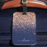 Etiqueta De Bagagem Rosa Rosa Cor-de-Rosa Rosa Dourada Monograma Azul<br><div class="desc">Rosa Dourado - Cor de rosa pincelado e Marinho azul brilhante Monograma Nome Bagagem Etiqueta Saco. Isto faz o doce e perfeito presente de 16 anos,  casamento,  chá de panela,  chá de fraldas ou festa de solteira para alguém que decora o seu quarto com estilo.</div>