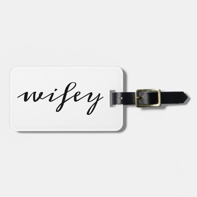Etiqueta De Bagagem Script Wifey Preto de Caligrafia Moderna (Frente Horizontal)
