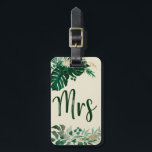 Etiqueta De Bagagem Tropical Foliage Bride Trendy Honeymoon Viagem<br><div class="desc">Trendy Greenery, Folhagem Tropical, Folhas Douradas Personalizadas, Sr. e Sra. Bagagens, com Fronteiras Folhosas Tropicais. Uma ideia de presente para os recém-casados, para a lua de mel viajando, em uma paleta de cores ousadas de verdes ricos, esmeraldas e ouro. Esta design é perfeita para praia, destino ou casamento de verão....</div>