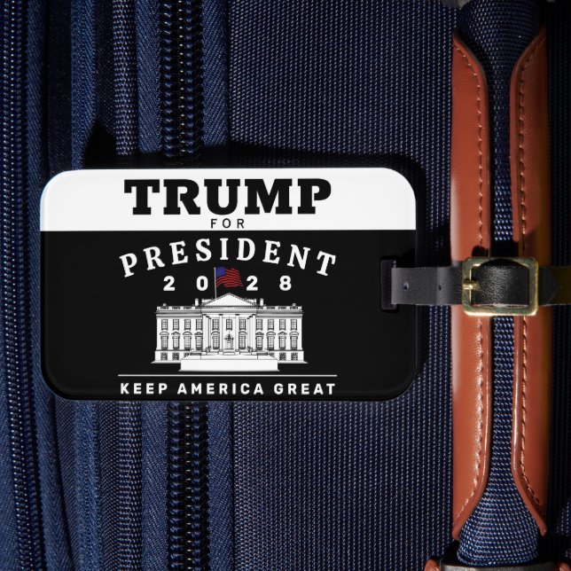 ETIQUETA DE BAGAGEM TRUMP 2028 (Frente Insitu 4)
