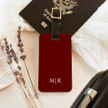 Etiqueta De Bagagem Vermelho escuro | Monograma moderno<br><div class="desc">Este design de etiqueta de bagagem moderna apresenta um fundo vermelho escuro,  com suas iniciais em negrito para um olhar simples e na moda,  mas profissional.</div>