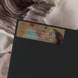 Etiqueta de Casamento de Foto por Sobreposição de<br><div class="desc">Essas etiquetas de endereço de volta de casamento de caligrafia balística são perfeitas para um casamento moderno. A design apresenta uma tipografia elegante, mas rústica, com sua foto ao fundo. Compre o tamanho da etiqueta do endereço de devolução para seus convites de casamento e o tamanho da etiqueta do endereço...</div>