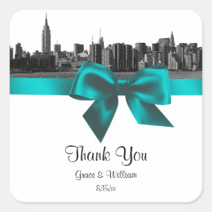 Etiqueta de Favor com Silhueta de NYC em Preto e B