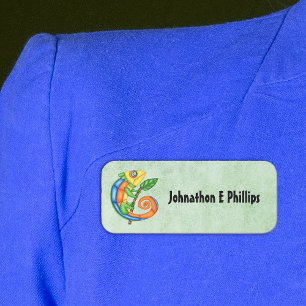 Etiqueta De Nome Abstrato Colorida Lizard Segurando Folha na Ramifi