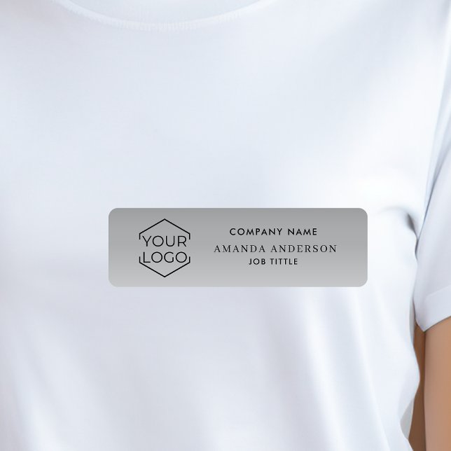Etiqueta De Nome  Elegant Silver Gradient Logo Employee Plastic  (Criador carregado)