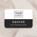 Etiqueta De Nome Logotipo preto e branco ou qualquer cor<br><div class="desc">Nome de etiqueta preto e branco,  moderno com seu nome,  título e logotipo personalizado. Você pode alterar cores e fontes,  mover e redimensionar o logotipo e outros elementos com a ferramenta design.</div>