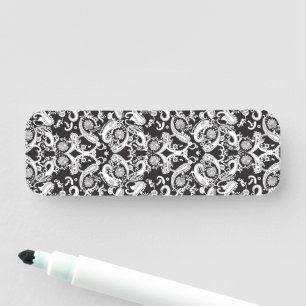 Etiqueta De Nome um padrão paisley preto e branco