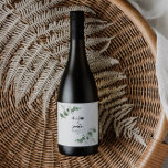 Etiqueta de vinho de casamento elegante e moderno<br><div class="desc">Eucalyptus Greenery folia a moderna e elegante festa de jardim contemporâneo de casamento vinheta de vinho de presente. Simples design botânico contemporâneo. Primavera,  outono,  outono e cerimônias de casamento mais brancas e verdes,  azul marinho,  preto e branco elegantes.</div>