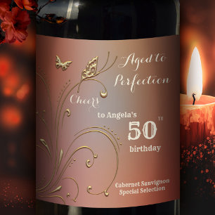 Etiqueta Dourado elegante do vinho do aniversário