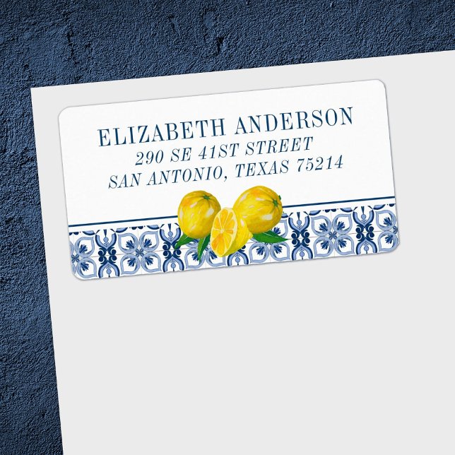Etiqueta Elegante Azulejo Azul Italiano Limão (So pretty to decorate your envelope before sending out your lemon bridal shower invitations)