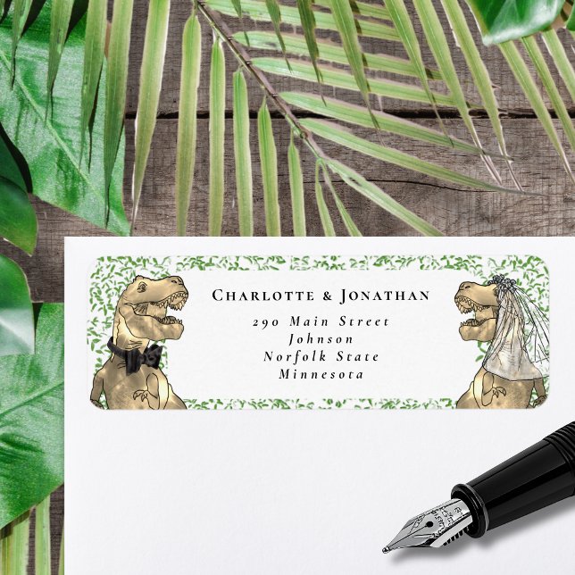 Etiqueta Endereço de Devolução Personalizado para Casamento (T-Rex bride and groom dinosaur wedding invitation return address label Watercolor foliage )