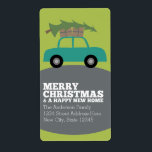 Etiqueta Feliz Natal com o Novo Endereço Doméstico em Movim<br><div class="desc">Um Cartões de natal moderno ilustrando um carro movendo presentes e uma árvore.</div>