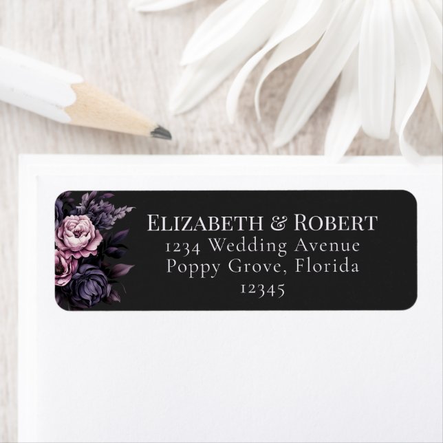 Etiqueta Gothic Black Floral Wedding Address Labels (Insitu)
