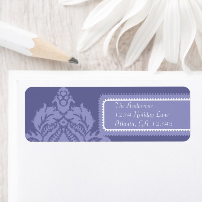 Etiqueta Ivory Damask Lilac EggPlant (Insitu)