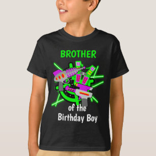 Etiqueta laser Irmão da camisa do menino de aniver