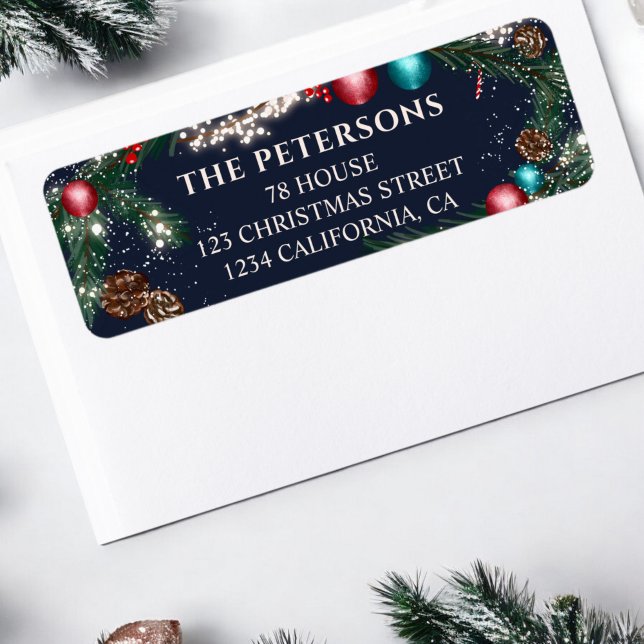 Etiqueta Luzes de Natal galhos de pinheiro neve azul festiv (Christmas lights pine branches snow blue festive label)