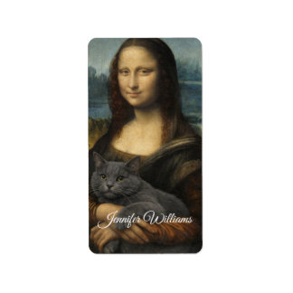 Etiqueta Mona Lisa segurando um gato cinza elegante        