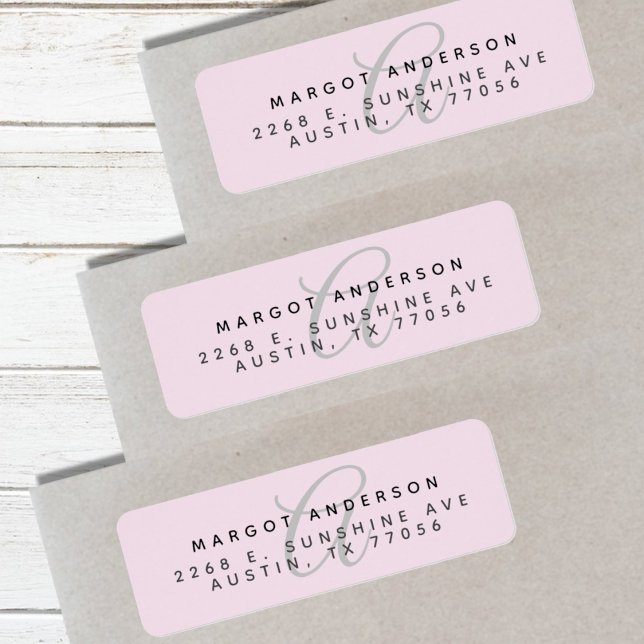 Etiqueta Mongoram Chic Script Letra Maiúscula Roxo Endereço (Criador carregado)