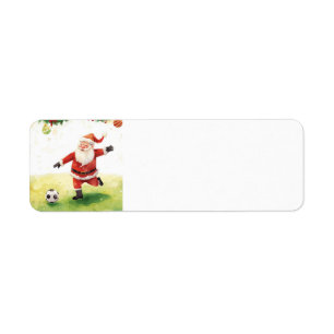 Etiqueta Papai Noel jogando futebol no campo de Natal