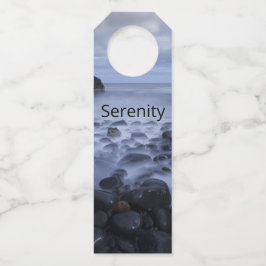 Etiqueta Para Garrafa Pebolhas e Rochas ao longo da costa oceânica