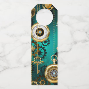 Etiqueta Para Garrafa Steampunk Jewelry Watch em um fundo verde