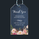 Etiqueta Para Presente Casamento de Blue Chalkboard - Flores Russas - Obr<br><div class="desc">Rustic Flowers Blue Chalkboard Wedding Favor Obrigado Dotar. (1) Para mais personalização,  clique no link "personalizar mais" e use nossa ferramenta design para modificar esse modelo. (2) Se precisar de ajuda ou itens correspondentes,  entre em contato comigo.</div>
