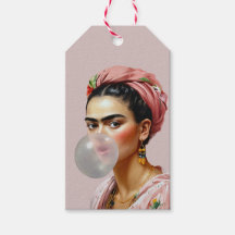 Diva com chiclete floral de cachecol