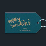 Etiqueta Para Presente Elegante Hanukkah Script Moderno Blue Personalizad<br><div class="desc">Adicione um embelezamento divertido ao seu presente com esta simples e elegante etiqueta de presente Feliz Hanukkah em azul,  personalizada com o seu nome.</div>