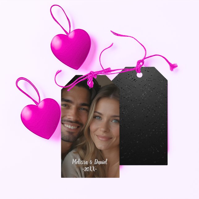 Etiqueta Para Presente Ênfase de Foto e Nome Preto Elegante (Elegant Photo and Name Black Accent Gift Tags)