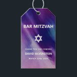 Etiqueta Para Presente Estrela Azul Roxa Moderna David Bar Mitzvah Hebrai<br><div class="desc">O belo Bar judeu religioso Mitzvah favorece as etiquetas. Design de aquarela moderna, mas elegante, em azul marinho, cor púrpura. White Star de David em letras modernas de guião. "É chamado para o TORAH como um Bar Mitzvah". Prefeito para um filho de 13 anos, rapaz. Fácil de editar - basta...</div>