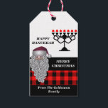 Etiqueta Para Presente Feliz Hanukkah e Feliz Natal<br><div class="desc">O Feliz Hanukkah e o Feliz presente de natal Tags apresentam o fundo vermelho da xadrez de búfalos Menorah,  o nome da família modelo e um rosto bonito de Papais noeis.Um design perfeito para Chanucá.Clique no botão personalizar para personalizá-lo com seu próprio nome de família.</div>