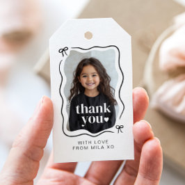 Etiqueta Para Presente Foto de Aniversário com Borda Ondulada e Laço