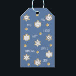 Etiqueta Para Presente Hanukkah Gift Tags Black N Dourado<br><div class="desc">Chanucá - Etiqueta de presentes "Preto e Dourado" com fundo azul. Personalize apagando o texto na frente e atrás do cartão e substitua por suas próprias palavras. Use a cor, o tamanho e o estilo da sua fonte favorita. Mude para sua cor de fundo favorita. Certifique-se de selecionar a cor...</div>