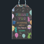 Etiqueta Para Presente Jump Birthday Chalkboard Kid Trampoline Party<br><div class="desc">Personalize esta incrível etiqueta de presente do Jump Birthday Chalkboard Kid Trampoline Party com seus detalhes de forma fácil e rápida. Todos os textos são editáveis! Para personalização mais avançada deste design,  basta selecionar o botão 'Personalizar ele / Personalizar este modelo' acima! Itens correspondentes disponíveis na coleção!</div>