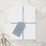 Etiqueta Para Presente Moderno Newlyweds Obrigado Dusty Blue<br><div class="desc">Um moderno design tipográfico, totalmente personalizável, com seus nomes curvos acima, seguido de texto no meio O Novo Sr. e Sra. E seu nome casado, então Obrigado e no verso sua mensagem aos seus convidados, em um fundo azul empoeirado. Todo o texto pode ser facilmente personalizado. Você também pode alterar...</div>