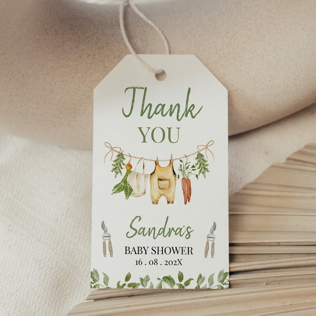 Etiqueta Para Presente Rustic Green Locally Grown Baby Shower (Locally Grown baby Shower Gift Tag, Locally Grown Farmers Market Baby Shower Gift Tag, Clothesline)