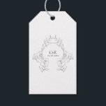 Etiqueta Para Presente Verruga Floral Branca/Preta Moderna Elegante<br><div class="desc">O elegante design de etiqueta de presente preto e branco acentuou-se com uma coroa floral botânica desenhada à mão ideal para qualquer ocasião especial,  incluindo casamentos,  festas de noivas,  aniversários e muito mais. Personalize facilmente as suas informações pessoais,  incluindo monograma e iniciais na parte traseira do cartão.</div>