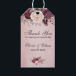 Etiqueta Para Presente Vintage Dusty Rose Bouquet<br><div class="desc">Esta elegante etiqueta de presente apresenta lindas flores em tons vibrantes de rosa e burgundy em um rosa quente poeirento. A parte traseira da placa exibe um buquê pequeno no centro. Você pode clicar no link personalizar para adicionar sua própria mensagem especial e alterar o estilo e a cor da...</div>