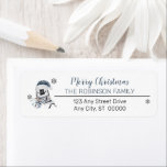 Etiqueta Pinguim em Santa Hat Merry Christmas Family Label<br><div class="desc">Excelente para endereçar seus Cartões de natal e Natal, convites para festas de Natal e Férias e todas as suas mensagens de feriados! Pinguim bonito em um chapéu azul de santa com gráfico floral e flocos de neve de feriado combinado com campos de modelo para você personalizar seus nomes e...</div>