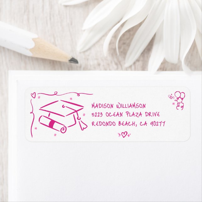 Etiqueta Pink Hand Drawn Doodles Graduate Cap White Address (Insitu)