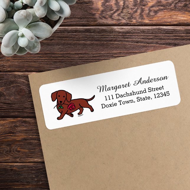 Etiqueta Rosa de Dachshund de Cabelo Suave Vermelho (Red Smooth Haired Dachshund Return Address Label featuring Dachshund having a Rose flower.  Cartoon.)